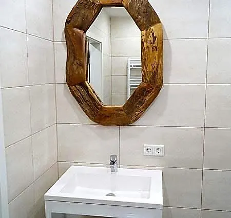 Diamond Hotel *